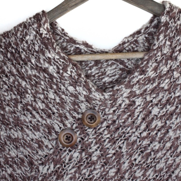 Simply Noelle Chunky Fringe Sweater Shrug Poncho - Picture 2 of 3